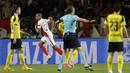 Pemain Muda, AS Monaco, Kylian Mbappe (2kiri) mencetak tiga gol saat timnya berjumpa Dortmund pada perempatfinal Liga Champions. Aksi Mbappe patut diwaspadai Buffon dkk saat berjumpa di Semifinal. (AP/Claude Paris)