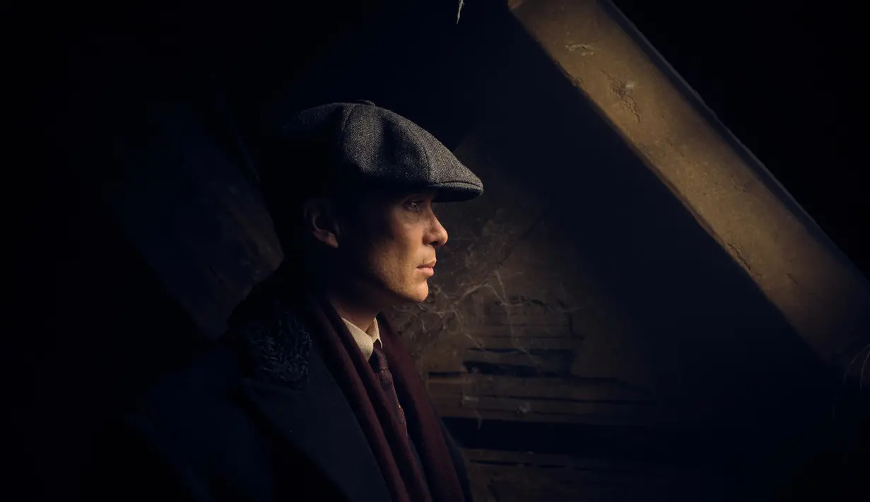 Cillian Murphy sebagai Thomas Shelby di Peaky Blinders. (Foto: Matt Squire via Netflix)