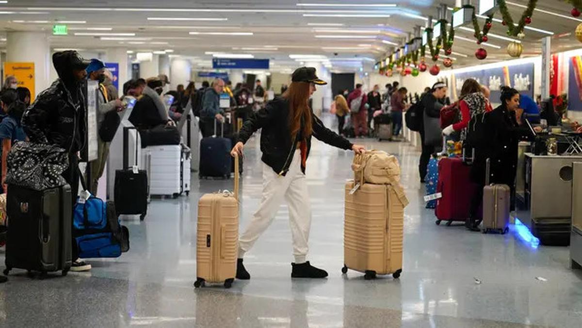 Donald Trump Umumkan Tarif Baru 10 Persen, Perang Dagang Memanas