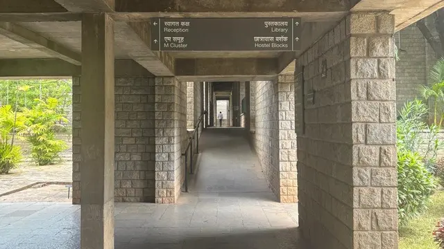 Salah satu bagian di kampus Indian Institute of Management Bangalore (IIMB). Foto diambil pada Selasa (30/9/2025).