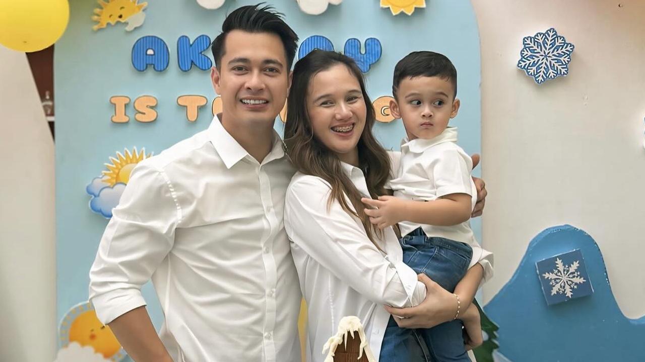 Potret Ganteng Akshay Anak Bungsu Eza Gionino di Momen Ultah ke-2, Netizen 'Keluarga Good Looking