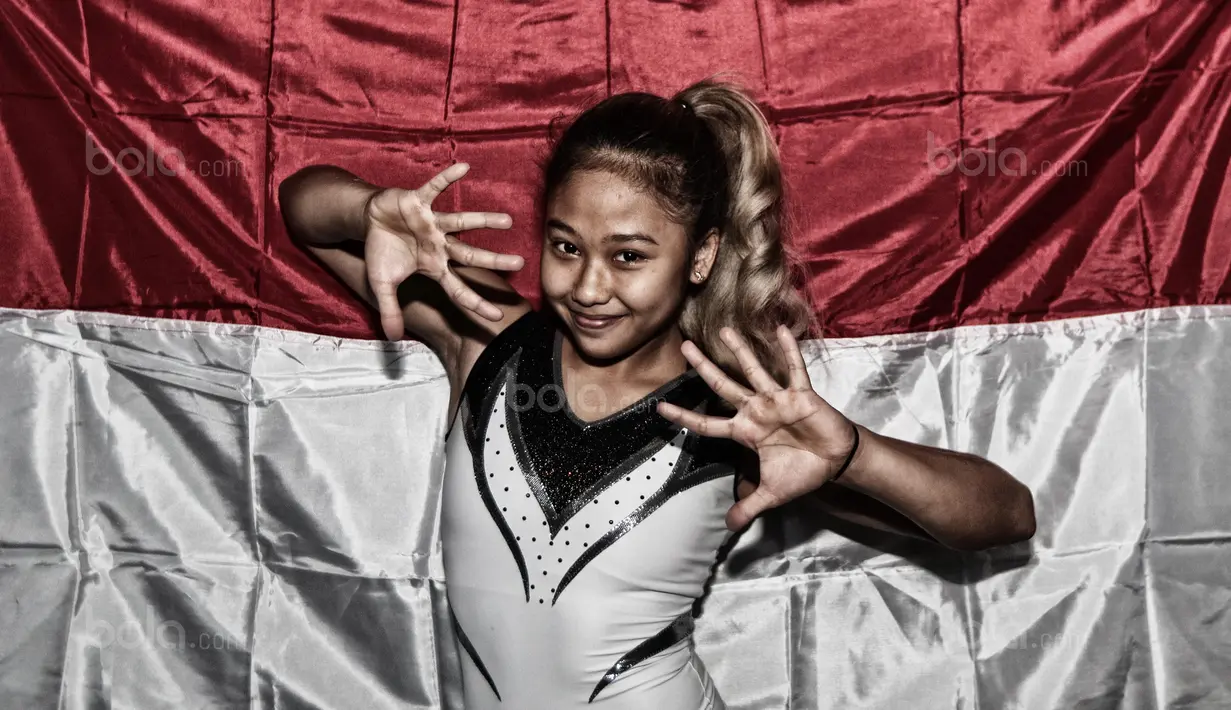 Rifda Irfanaluthfi atlet senam artistik Indonesia di Gedung Senam Buaran, Jakarta, Rabu (09/8/2017).  Rifda siap memberikan yang terbaik pada SEA Games 2017.(Bola.com/Nicklas Hanoatubun)