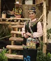 Dalam unggahannya, terlihat Annisa Pohan yang tampil menawan kenakan baju adat Dayak khas Kalimantan. [@annisayudhoyono].