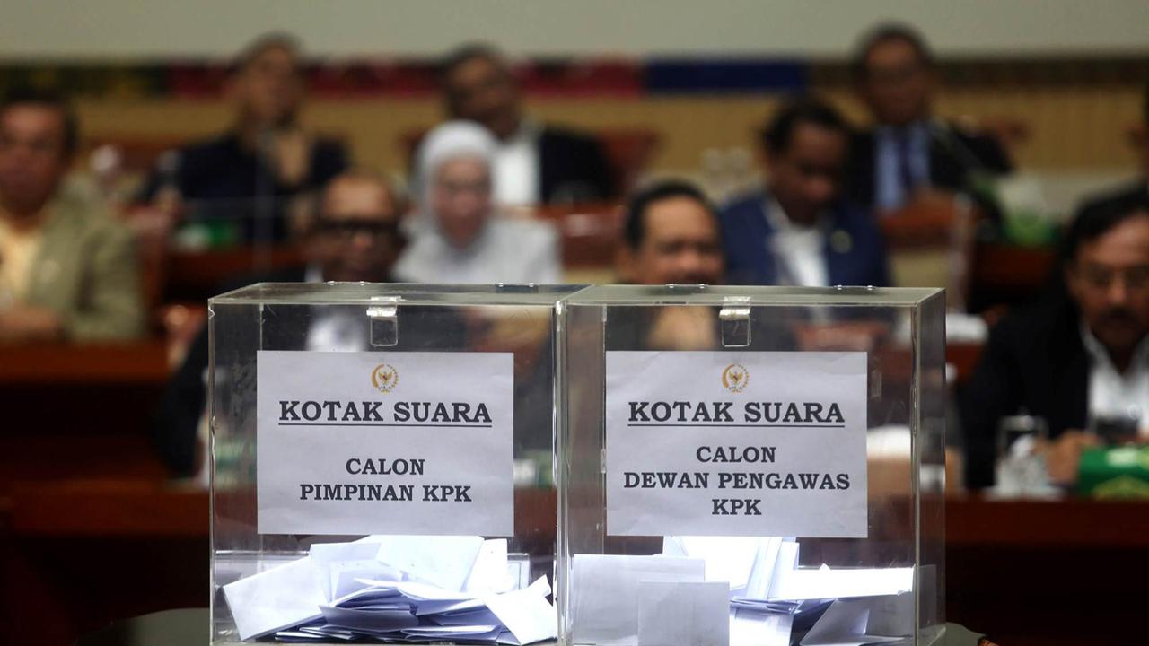 Anggota DPR voting pemilihan dan penetapan Capim KPK