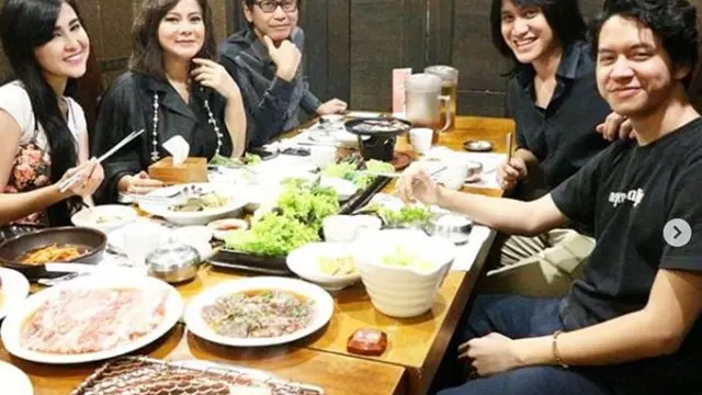 [Bintang] Memes dan Addie MS