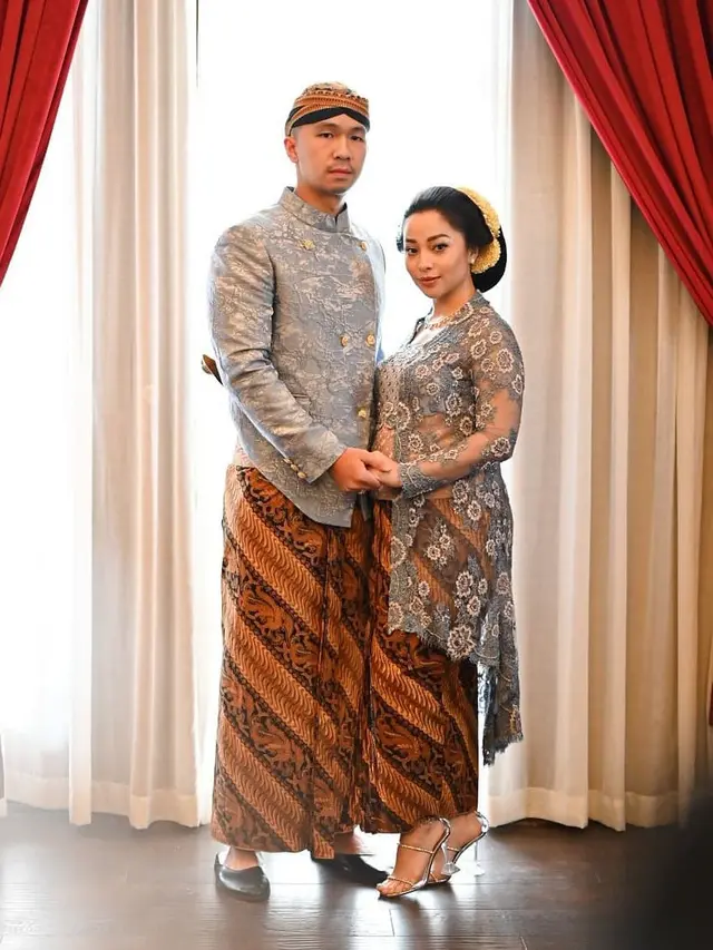 8 Potret Beda Gaya Nikita WIlly Pakai Kebaya saat Hamil Anak Pertama dan Kedua, Bumil Selalu Tampil Menawan