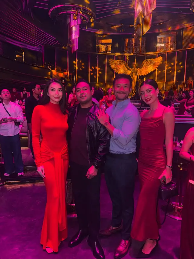 6 Potret Manohara Odelia Pakai Gaun Merah Elegan nan Anggun di Momen Spesial