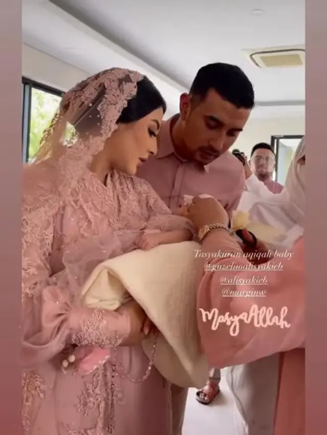 7 Momen Akikah Baby Guzelim Anak Margin Wieheerm dan Ali Syakieb, Bernuansa Pink