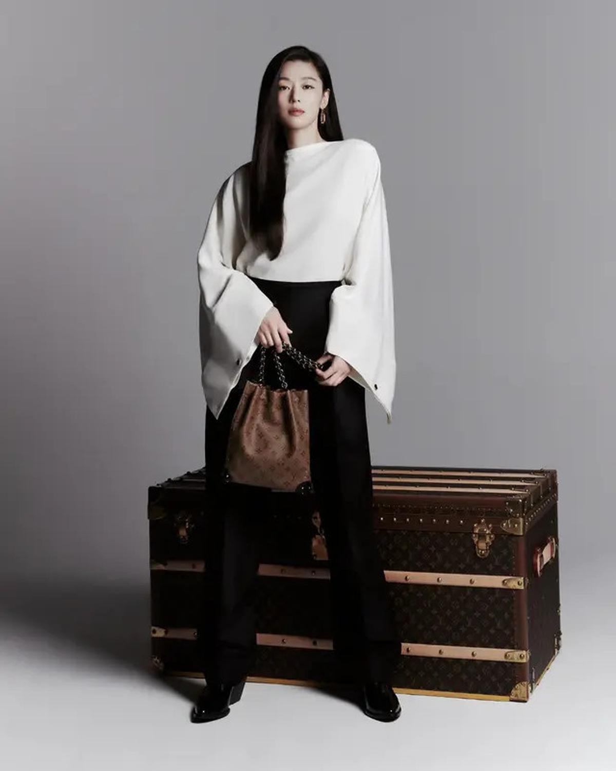 Jun Ji Hyun Didapuk Jadi Brand Ambassador Terbaru Louis Vuitton, Kharismanya Kuat!