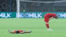 Pemain Persija Jakarta tampak kecewa, Kemenangan yang sudah di depan mata sirna. (Bola.com/M Iqbal Ichsan)