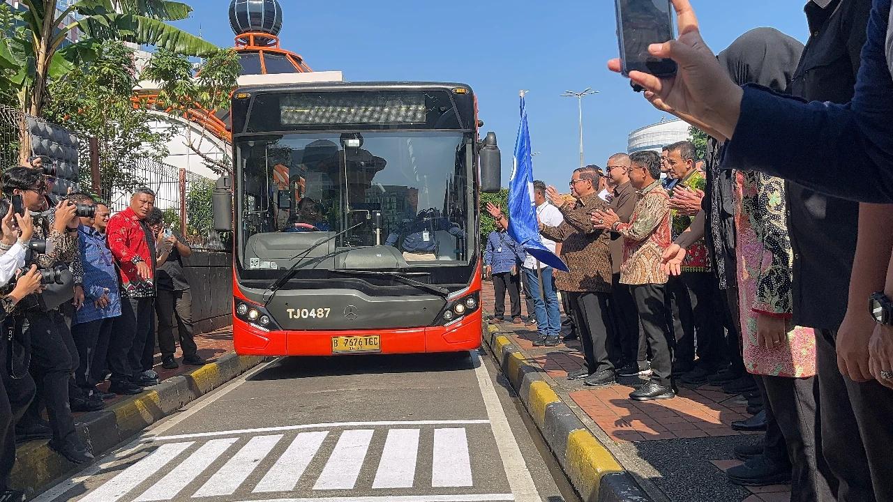 Transjabodetabek Rute Blok M – Bandara Soetta Resmi Diluncurkan Hari Ini, Tarif Rp3.500