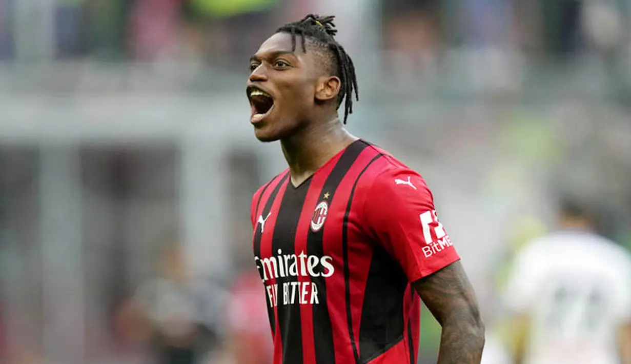 Rafael Leao berhasil menghancurkan kukuhnya pertahanan Atalanta. Golnya membuktikan bahwa Leao merupakan predator ganas nan cerdik yang mampu memanfaatkan celah di lini pertahanan lawan. (AP/Antonio Calanni)