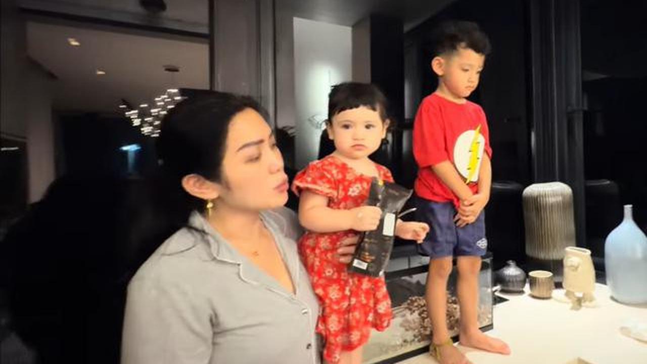 6 Potret Dapur dan Meja Makan Rumah Jessica Iskandar dan Vincent Verhaag, Minimalis dan Mewah