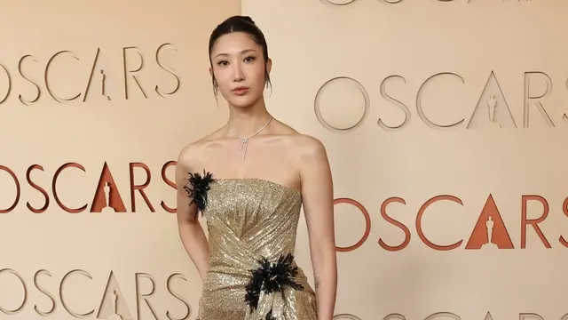 6 Tampilan ala Pengantin Seleb di Oscars 2026, dari Elle Fanning hingga Emma Stone