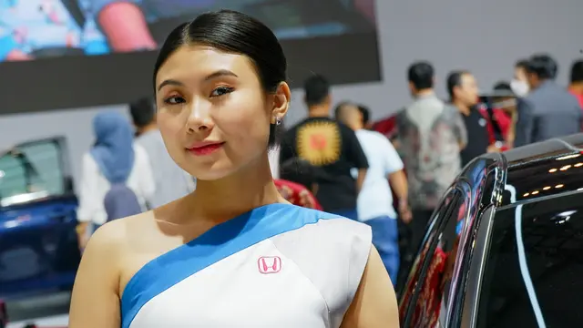 Kumpulan Potret SPG Cantik yang Mewarnai GIIAS 2023 (Amal/Liputan6.com)
