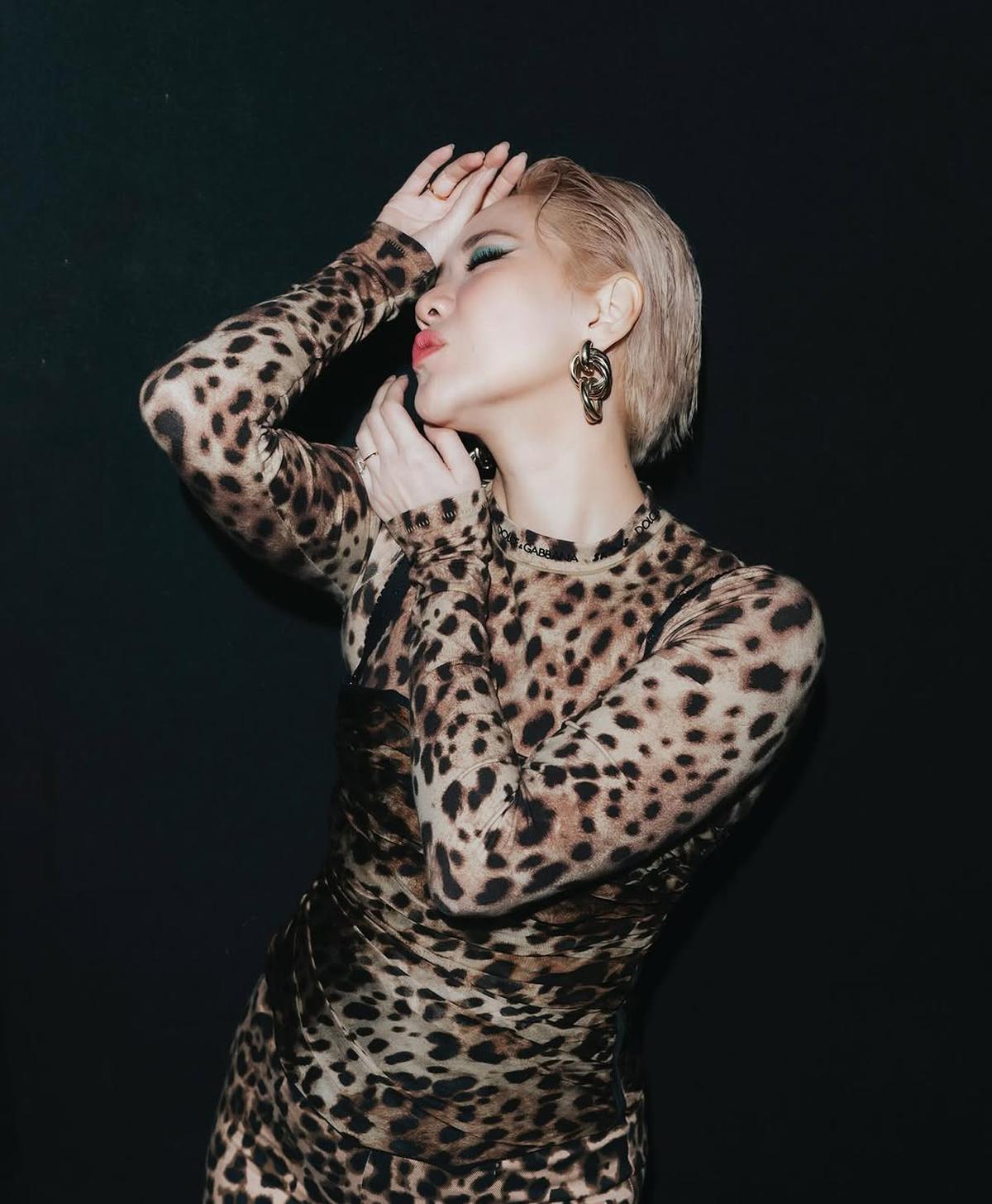 Jadi Juri Indonesian Idol, Bunga Citra Lestari Cosplay Jadi Macan dengan Outfit Leopard Print