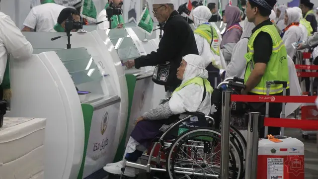 Dilayani 12 Konter Fast Track Keimigrasian Arab Saudi, Per Jamaah Hanya Perlu 2 Menit Pemeriksaan