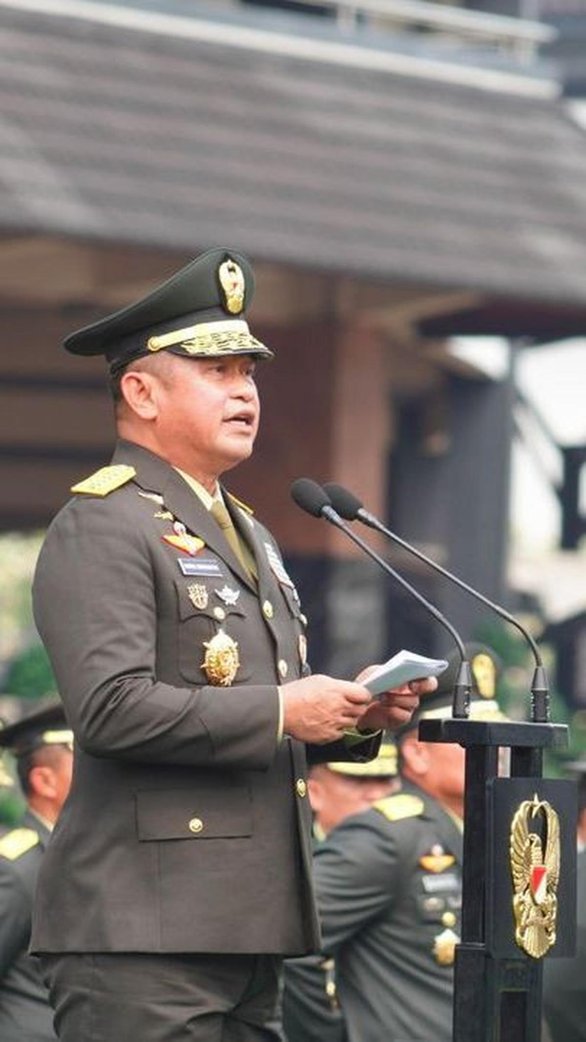 "Tugas dan tantangan yang akan kalian hadapi ke depan sangat berat. Menjadi seorang Perwira TNI Angkatan Darat bukan hanya sekadar gelar atau pangkat," ujar Maruli Simanjuntak.<br>