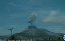 Fakta Erupsi: Kolom Abu Gunung Lewotobi Laki-laki Capai 2000 Meter Dini Hari Tadi