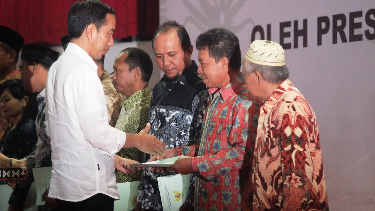 20161205-Jokowi-balikpapan-sertifikat