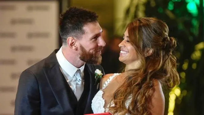 [Bintang] Lionel Messi dan Antonella Rocuzzo
