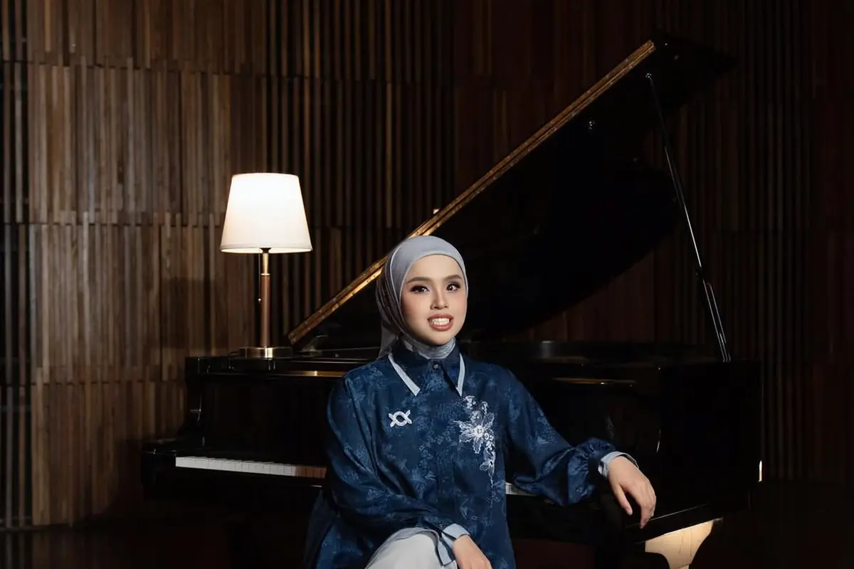 Inspirasi Outfit Putri Ariani di Lagu Berdaya Diri: Kolaborasi dengan Klamby