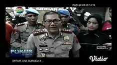 Pembunuhan sadis terjadi di Sidoarjo, Jawa Timur. Pelaku dalam kasus ini adalah TDP yang merupakan pelaku pembunuhan terhadap FD. Adapun, pelaku dan korban dalam kasus ini masih memiliki hubungan keluarga. Kapolres Sidoarjo mengatakan, pelaku adalah ...