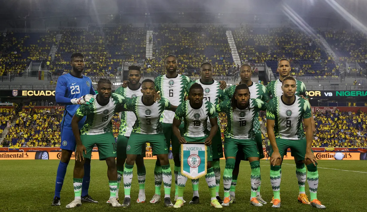 Foto Ilustrasi saat Timnas Nigeria saat melakukan akan melakukan pertandingan melawan Ekuador. Nigeria sudah dua kali mendapatkan sanksi FIFA, yaitu pada 4 Oktober 2010, Federasi sepak bola Nigeria (NFF) diganjar sanksi karena intervensi pemerintah, sanksi itu hanya berlangsung empat hari. (AFP via Getty Images/Tim Nwachukwu )