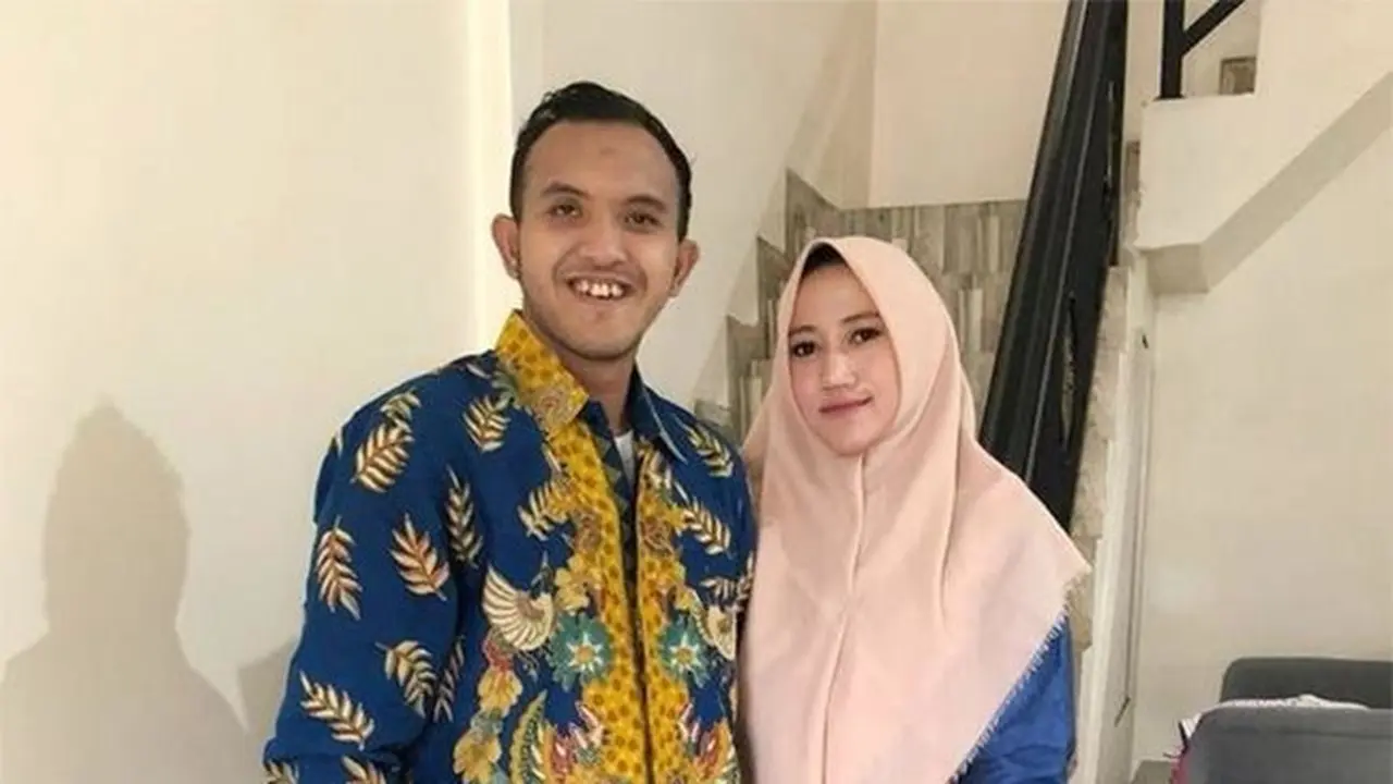[Fimela] Caisar dan Almaratu Intan