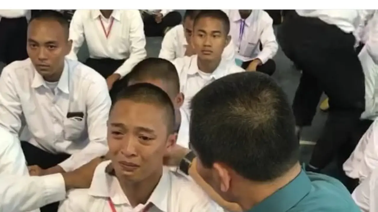 Momen haru calon prajurit TNI AL dinyatakan lulus di saat ibunda meninggal dunia.