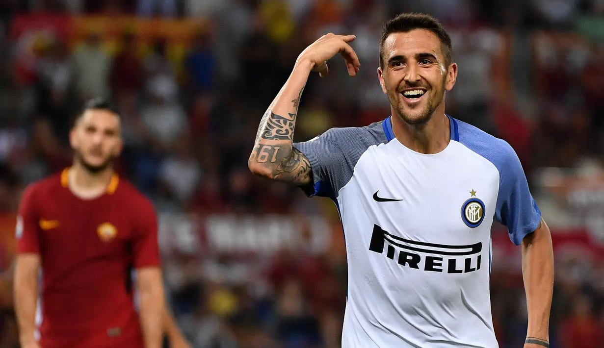 2. Matias Vecino - Pemain Uruguay ini menjadi pembelian termahal Inter Milan musim panas lalu. Meski sempat diragukan namun mantan pemain Fiorentina itu bisa menjawab keraguan dengan menjadi penyeimbang di lini tengah. (AFP/Alberto Pizzoli)