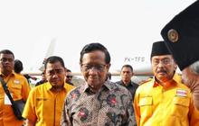 Disematkan Tanjak, Mahfud MD Diterima jadi Keluarga Besar Masyarakat Adat Melayu Kepri