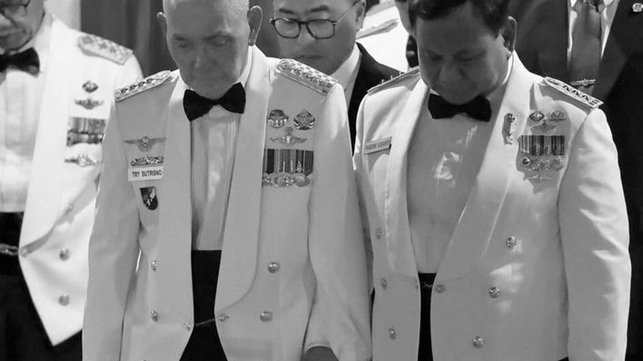 Bisik-Bisik Prabowo dengan SBY Duduk Sebelahan Hingga Momen Genggam Tangan Try Sutrisno