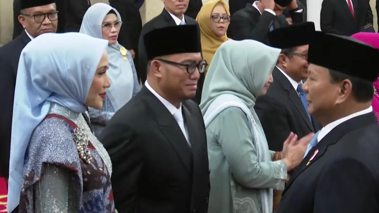 Momen Dahnil Anzar Simanjuntak Tak Kuasa Tahan Tangis saat Berhadapan dengan Prabowo Usai Pelantikan