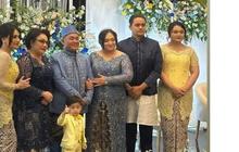 6 Potret Cantik dan Anggun Nathalie Holscher di Nikahan Sang Adik, Pakai Kebaya Kuning Sambil Bawa Gandengan Berjas Warna Senada