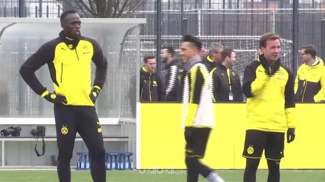 Berita video mantan sprinter asal Jamaika, Usain Bolt, melakukan aksi nutmeg saat berlatih bersama Borussia Dortmund. This video presented by BallBall.