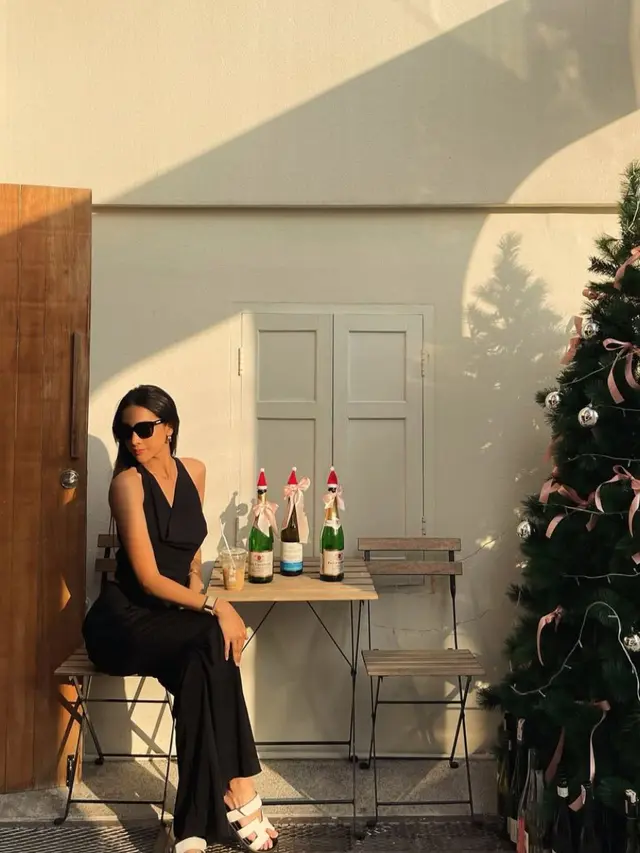 5 Potret Anya Geraldine Pamer Gaya Liburan ke Bangkok, Pakai Outfit Apapun Terlihat Menarik (credit: instagram.com/anyageraldine).