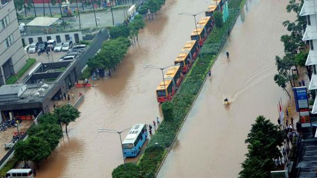 Jantung Kota Jakarta yang berubah menjadi 'sungai'