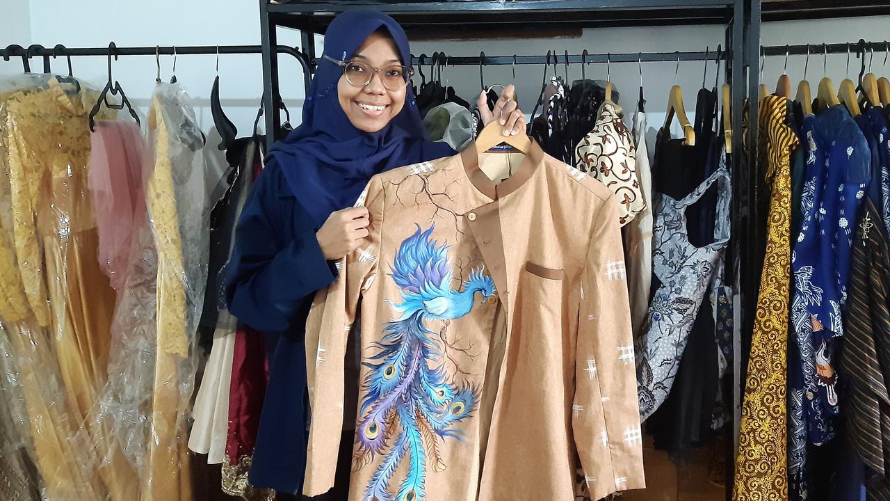 Sosok Madina Salma, Desainer Disabilitas Asal Semarang Berhasil Menembus Batas