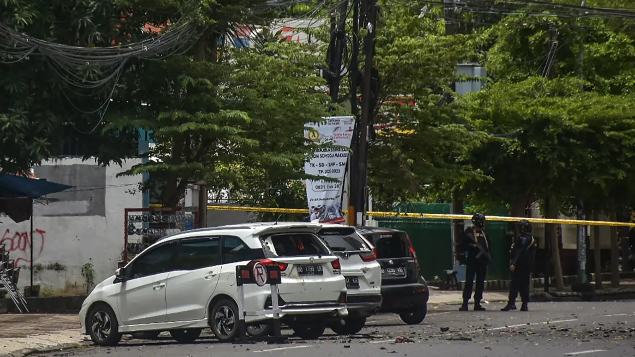 Suasana Mencekam Gereja Katedral Makassar Usai Ledakan Bom