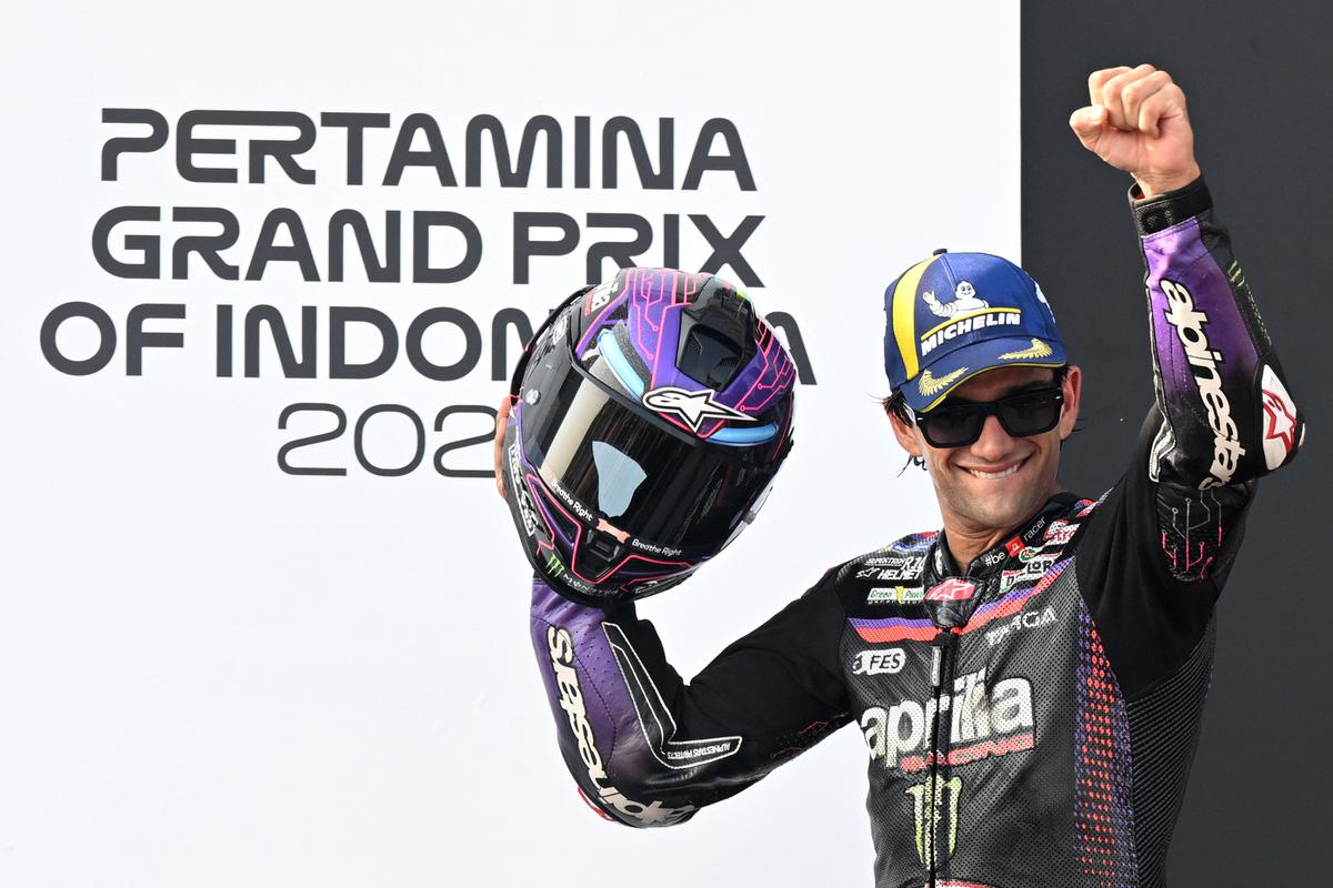 Bezzecchi Menang di Mandalika Marquez Harus Puas Finis Keenam