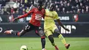 Dana 10 juta euro atau setara dengan Rp 144 miliar telah disiapkan manajemen klub Catalan untuk bisa menebus Dembele dari Rennes. (AFP/Damien Meyer)