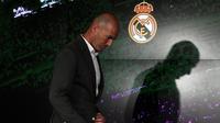 Zinedine Zidane resmi kembali menangani Real Madrid pada Senin (11/3/2019). Zidane sepakat menandatangani kontrak sampai 30 Juni 2022. (AFP/PIERRE-PHILIPPE MARCOU)