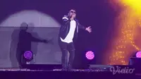 Judika dengan kemampuan vokalnya berhasil memukau di panggung Penutupan Asian Para Games 2018. (Vidio.com)
