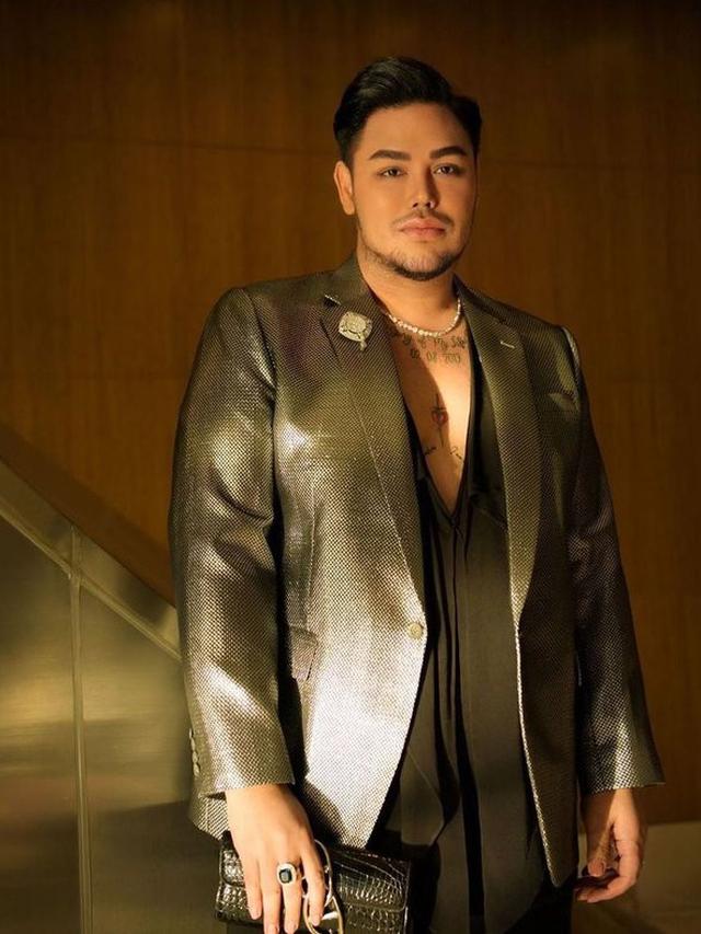 6 Potret Terbaru Ivan Gunawan Usai Turun 47 Kg, Segera Operasi Payudara