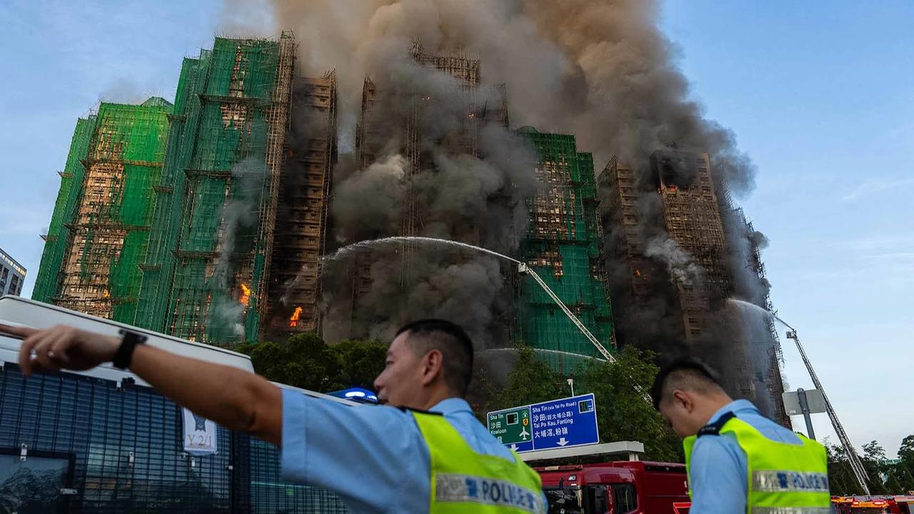 FOTO: Mengerikan! Kebakaran Hebat di Hong Kong Tewaskan 13 Warga dan Lukai Belasan Lainnya