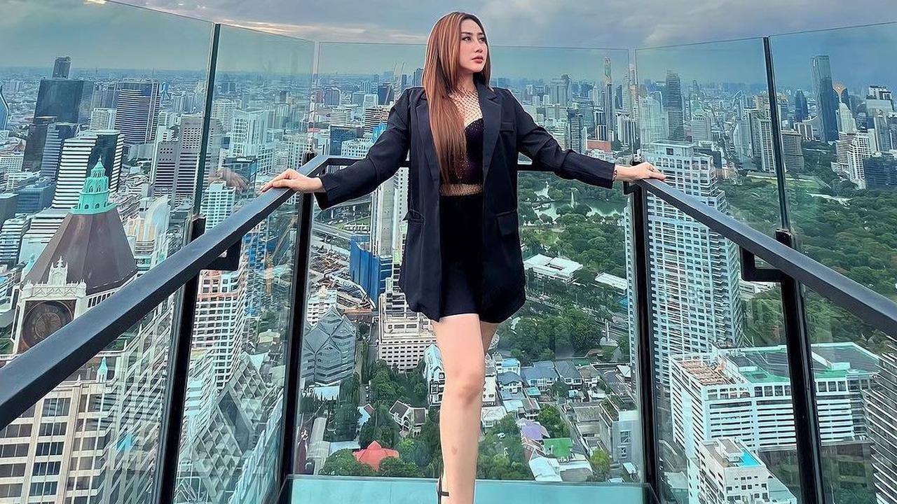 Hal ini bertujuan untuk terlihat bahwa media sosial Anda yang paling aktif mengunggah konten. Itu akan memberikan kesan kepada followers karena Anda aktif bermain media sosial.&nbsp;