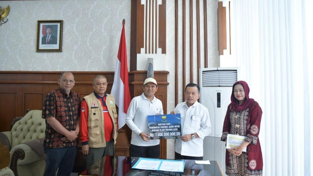 Gubernur Jambi Antar Langsung Bantuan Bencana Aceh, Wujud Solidaritas Nasional