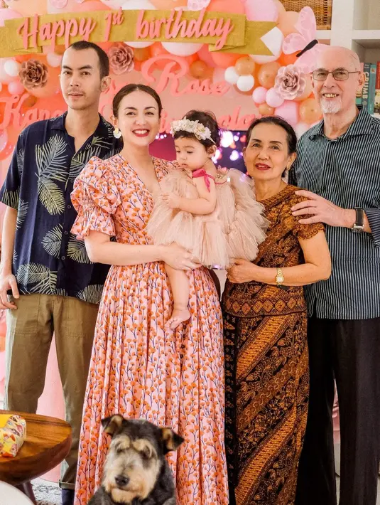 Rianti Cartwright (Instagram/riantic)