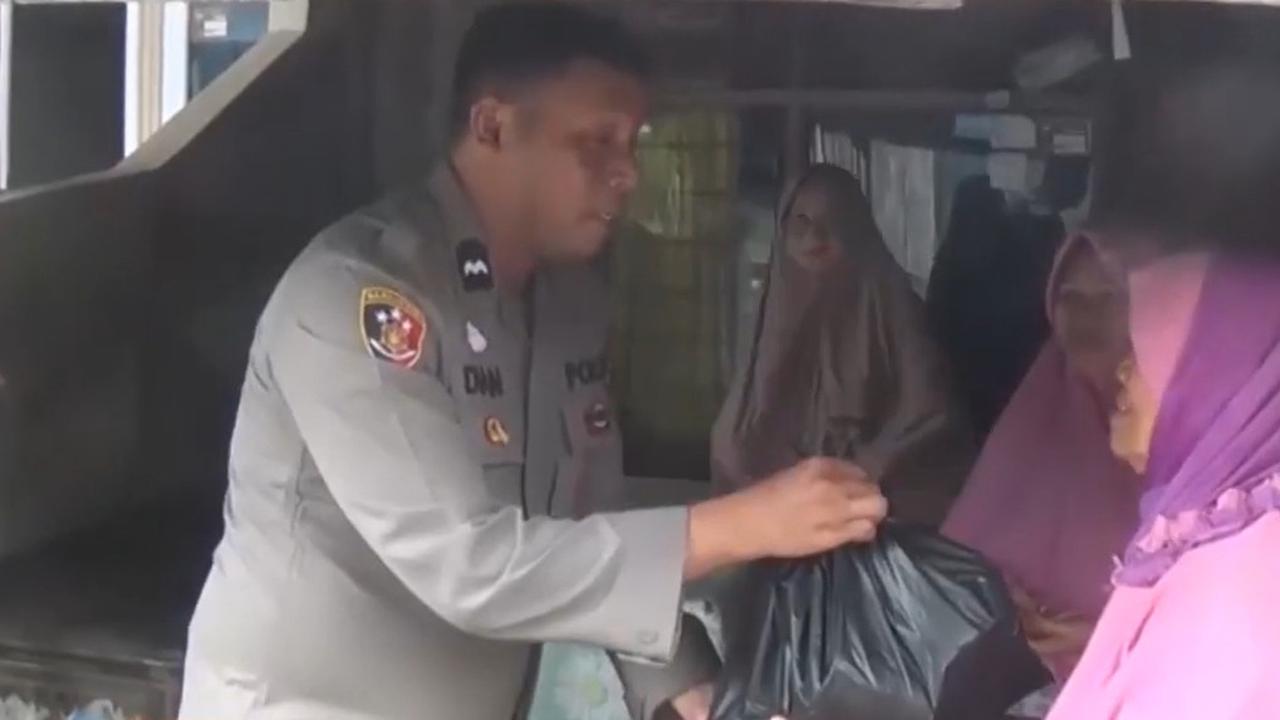 Cerita Polisi di Padang Peduli Stunting, Rela Sisihkan Gaji Demi Beri Makanan Bergizi ke Anak yang Membutuhkan